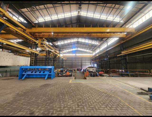 3,240M² WAREHOUSE TO LET IN ROODEKOP